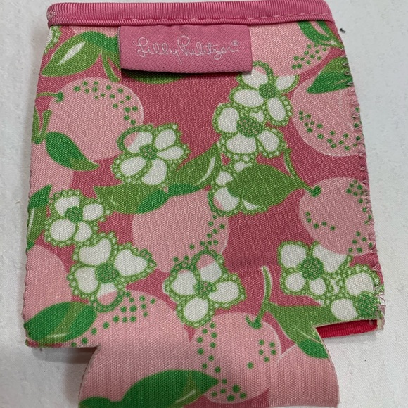 Lilly Pulitzer Accessories - Lilly Pulitzer Koozie NWOT Lilly Pulitzer Accessories - Lilly Pulitzer Koozie NWOT